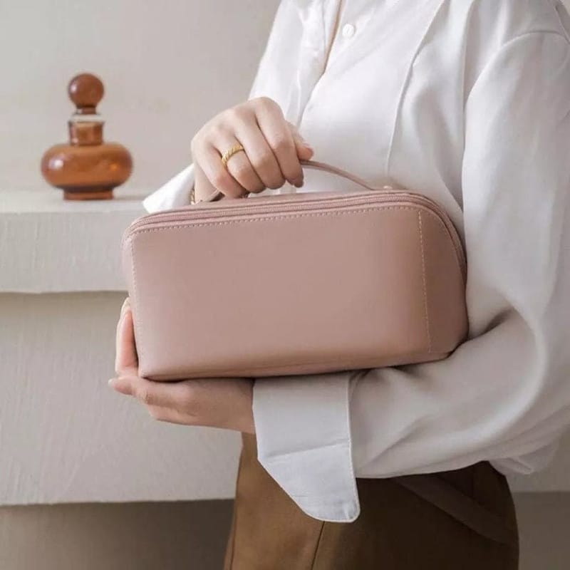 PU Leather Travel Makeup Bag, Large Capacity Cosmetic Organizer with Handle and Multiple Compartments